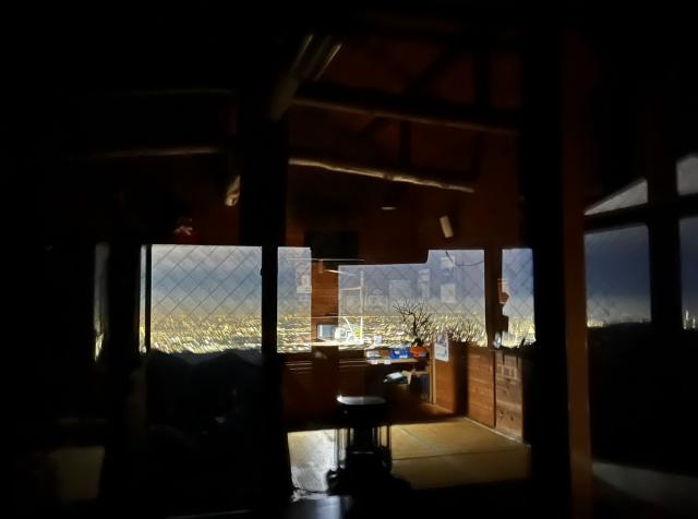 1月9日～1月15日の間に撮影された蛭ヶ岳山荘の様子