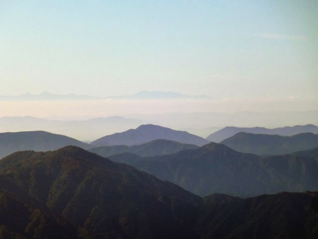 四国の石鎚山が見えました