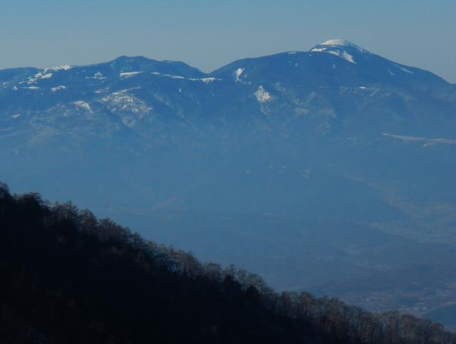 蓼科山もくっきりと見えて強い日差しでより一層青白く見えました。 