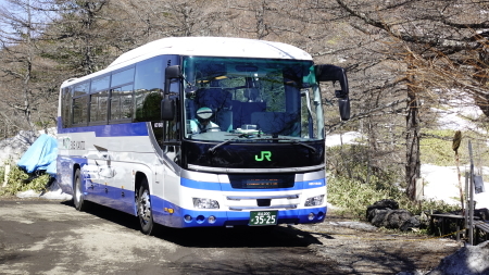 新宿からのJR直通バスが便利でお得です