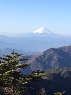 山頂から富士山を望む　