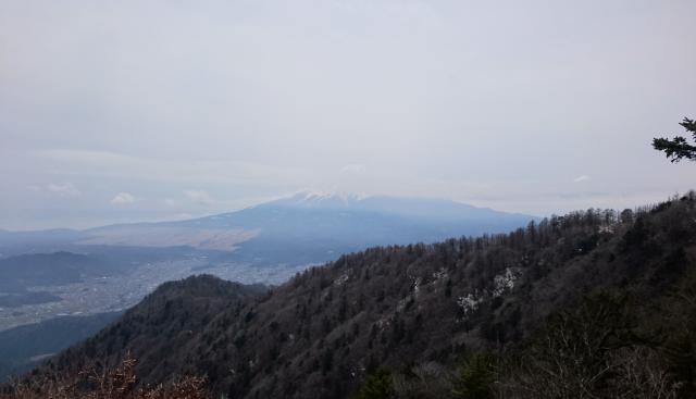 山荘から見える富士山の様子。少し雲がかかっています