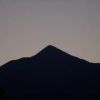大朝日岳の稜線が美しい夕暮れ.