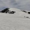 会津駒ヶ岳　山頂標識はまだ雪の下