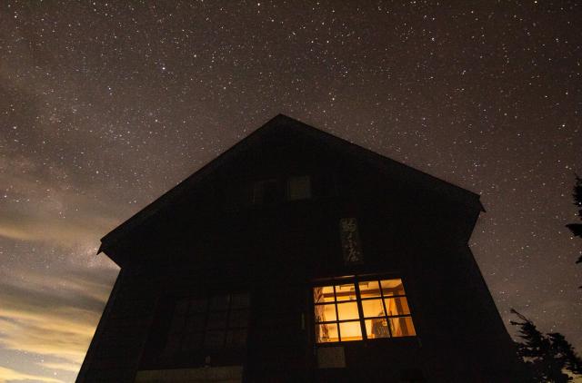 夜晴天予報だったので久しぶりに会津駒で星を撮りました(2022.06.27　会津駒の小屋)