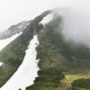 俎嵓から御池に下る登山道上部の雪渓