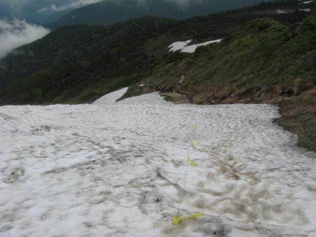 至仏山は雪の残る場所も何箇所かありました 