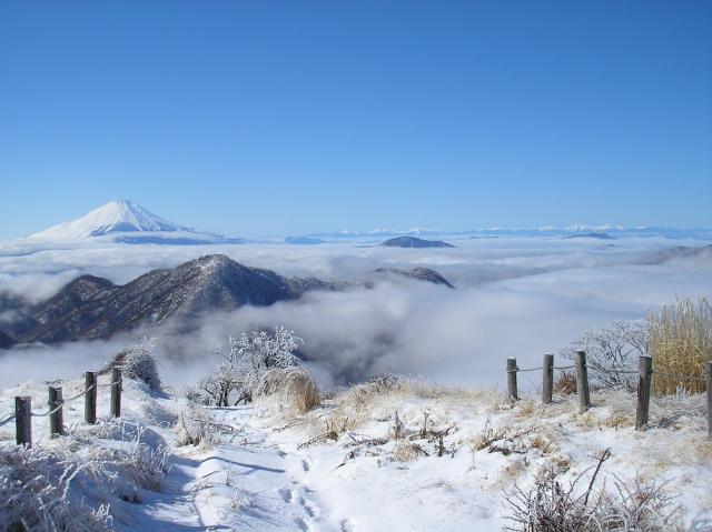 富士山と南側には南アルプスの山々を望む 