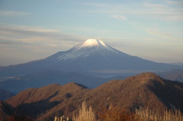 空気が澄み渡り富士山がくっきりと見えます。