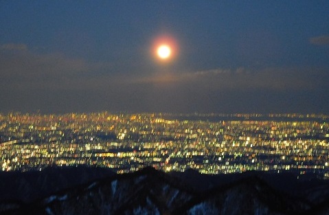 満月の夜景