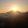 １１月２日は蛭ヶ岳からダイヤモンド富士が観測可能な日でしたが、日没寸前、山頂に雲がかかり、残念ながら見る事が出来ませんでした。次回は来年２月９日です。期待が高まります！