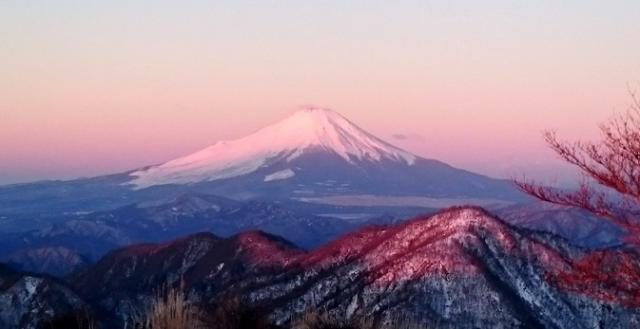 朝日に染まる富士山も素晴らしい
