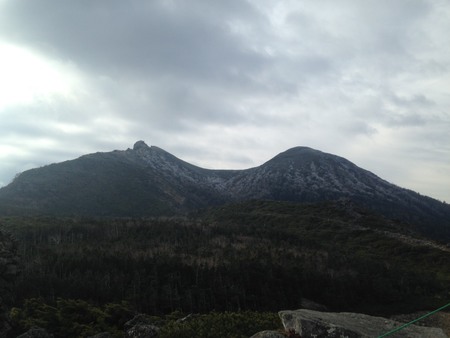 がま岩から撮影。うっすら白くなりました。朝一番でマイナス5℃でした。