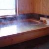 オーレン小屋の暖かい檜風呂 