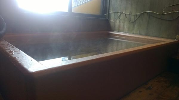 夏沢鉱泉の改修したお風呂。冬でもなかなか冷めにくくなりました