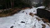 赤岳鉱泉鉱泉周辺 積雪0～1㎝　凍結あり