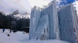 赤岳鉱泉前の人工氷壁「アイスキャンディ」　順調な凍結です。今度の土曜日午前中にオープン予定。