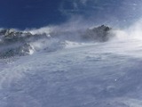 赤岳・中岳の分岐から上は地吹雪がすごく、瞬間風速は20mを越えるような状況でした。