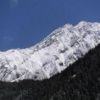 赤岳鉱泉から稜線にかけて、樹林帯では残雪100㎝弱、稜線では残雪50㎝弱あるそうです