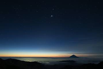金星と富士山。