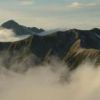 雲海に浮かぶ剱岳