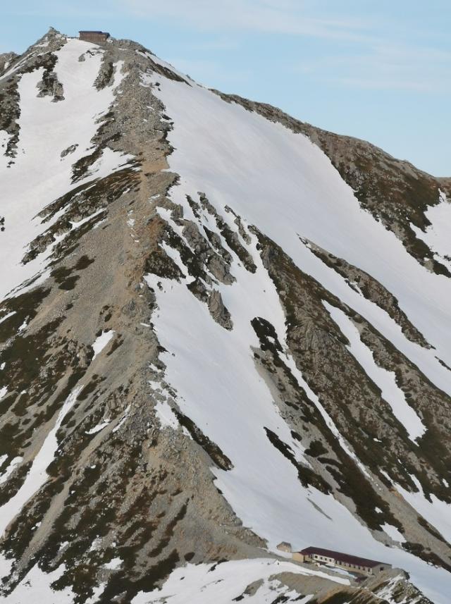 一の越〜雄山の稜線(2022.04.27　立山室堂山荘 )