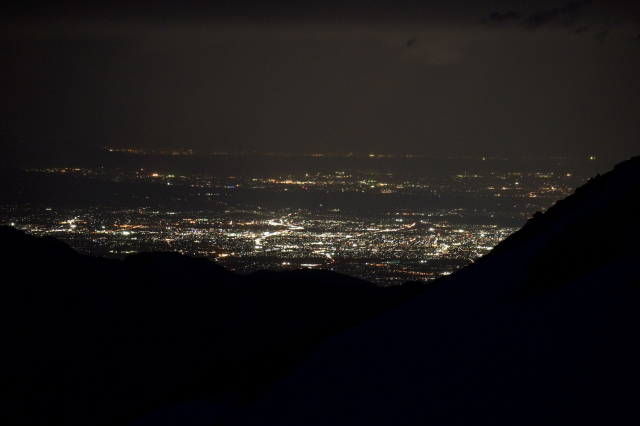 稜線から富山方面の夜景　