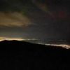 白馬岳頂上からの夜景です。富山湾に沿って湾曲した街の明かりがよく分かります。