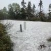 種池山荘のテント場は、まだ１ｍ以上の残雪t@ 