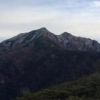 鹿島槍ヶ岳は２６００ｍぐらいから上部が薄っすら白くなりました。 鹿島槍の初雪平年値日は10月3日と見ていますのでやや遅めの観測となりました。