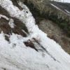 柏原新道の「ガラバ」付近雪切しましたが、だまだ慣れた方でなければ、滑落大事故の心配は常に付きまといます。安心登山は7月以降