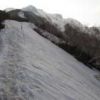 登山道にはまだ残雪がありますが、ステップは切ってあります 