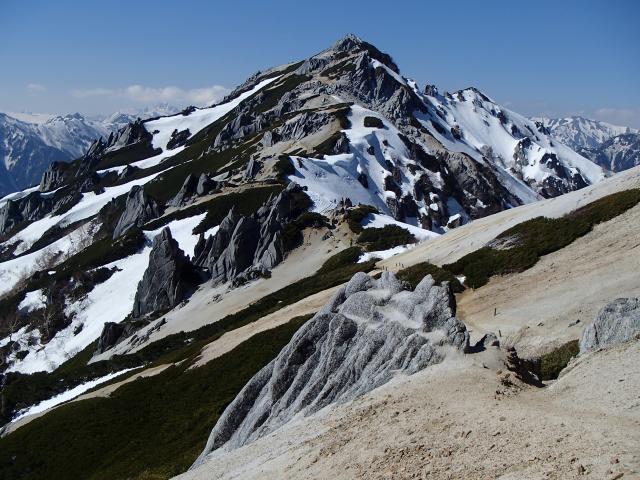 燕岳への登山道。