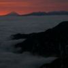 日の出前　雲海上 富士山と南アルプス