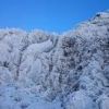 奥穂高岳方面はエビのしっぽがたくさんできています。気温も低く、風も強く、雪も降りました。
もう一般の方が登れる時期ではありません。
