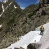紀美子平～奥穂山頂で2箇所急峻なトラバース雪渓。軽アイゼン以上の携行が望ましいでしょう。