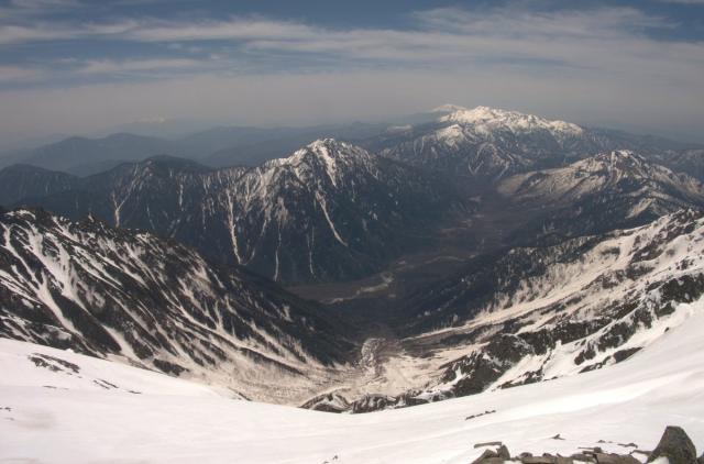 先日、奥穂高岳山頂へ偵察に行きました。山頂から上高地方面