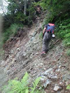 新村橋～涸沢　 未整備の為閉鎖しています。8月1日確認してきましたが、登山道が流されていました。