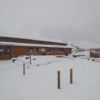 小屋前の積雪の様子