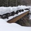 田代橋の欄干は、まだ雪に埋もれています。