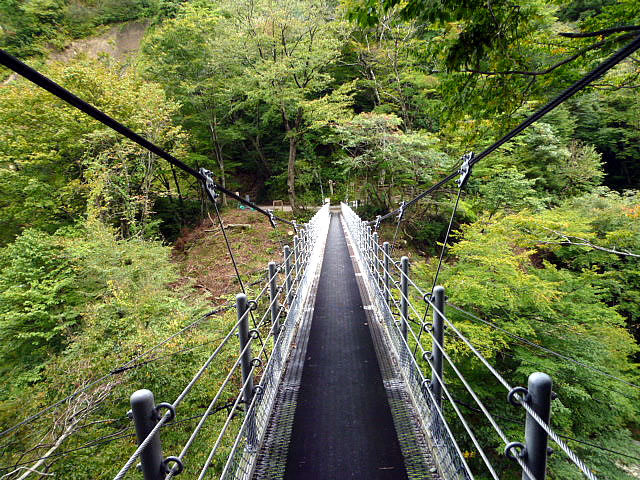 大山滝吊橋。