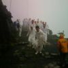 7月10日まで石鎚神社お山開き大祭。大勢の信者さんが登ってきます。