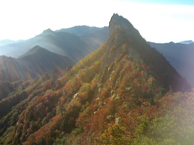 頂上付近は紅葉がピークとなりました