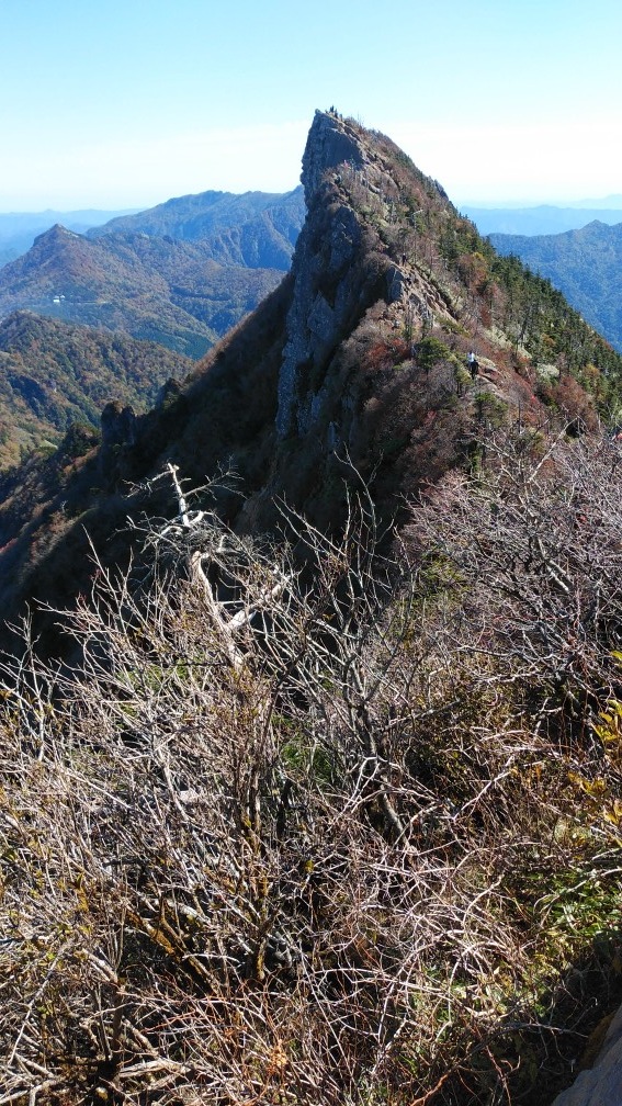 石鎚神社頂上山荘から石鎚山 土小屋の情報 頂上付近の紅葉は終わりました 現 年10月日 Yamakei Online 山 と溪谷社