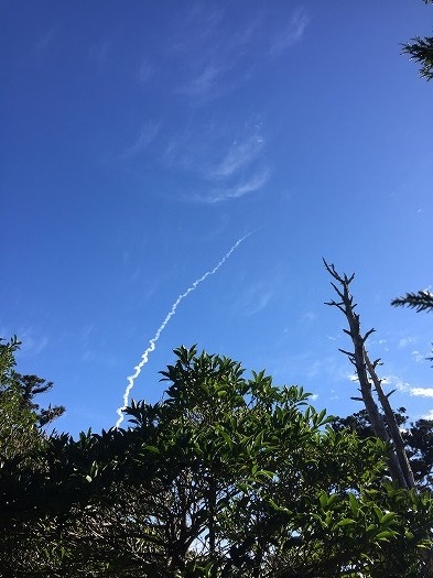 種子島宇宙センターからH2Aロケットが打ち上げられ、山の上からも天空に向けて進むロケットを見ることができました。