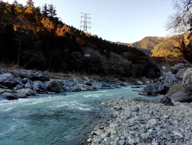 冬晴れの中、御岳渓谷を歩いてきました。多摩川のささ濁りの色がとてもきれい！