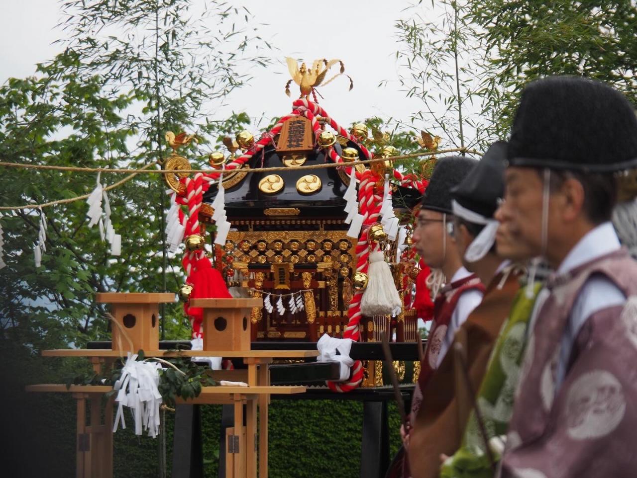 武蔵御嶽神社の日の出祭　雨予報だったお天気も、途中青空が見えるなどお力を感じる1日でした