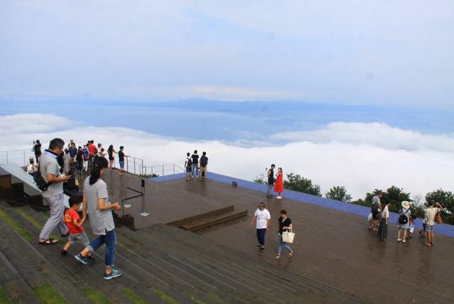びわ湖バレイから比良岳 比良山の情報 琵琶湖を見渡す紅葉がスタート 山 16年09月17日 ヤマケイオンライン