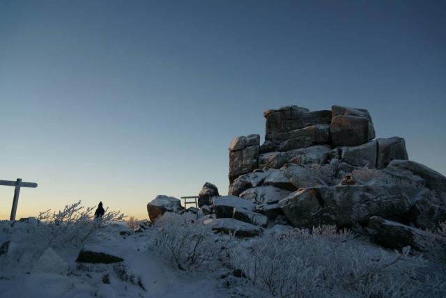 初雪。朝の五丈岩の様子