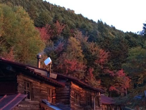 小屋近辺の紅葉は、ちょうど今頃。
